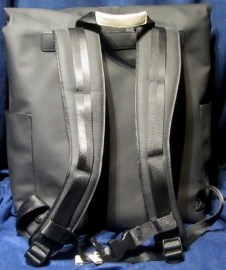 MOCHILA ZARA ENGOMADA NEGRO MATE (1)